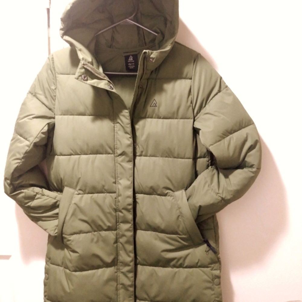 Ladies extra small rip Zone parka brand new never worn too small for me
